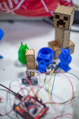fablab_family.jpg